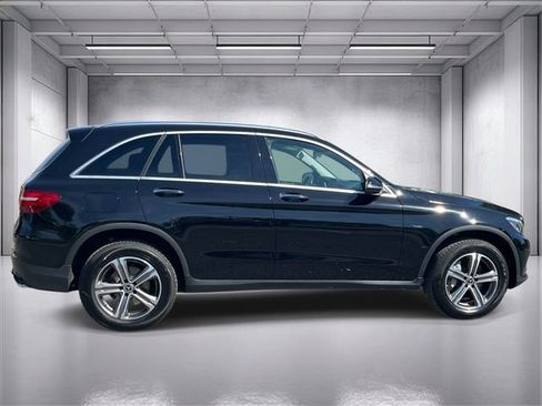 Used 2019 Mercedes-Benz GLC 350e 4MATIC image 2