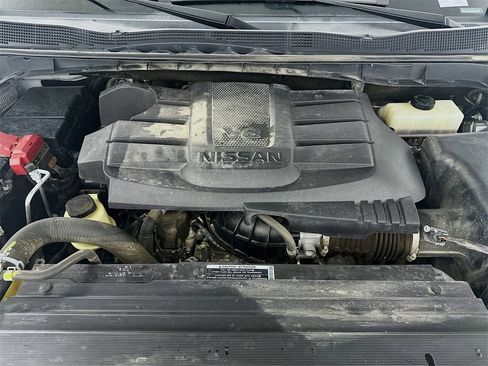 Used 2021 Nissan Titan SV w/ SV Convenience Package image 33