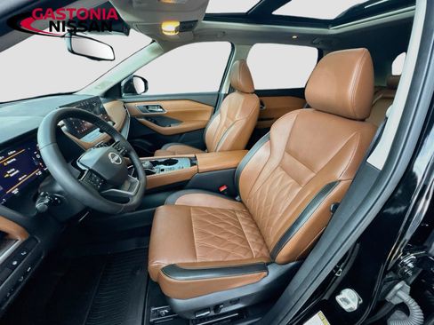Used 2025 Nissan Rogue Platinum w/ Platinum Premium Package FWD image 26