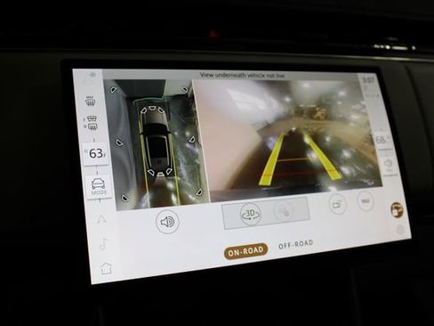 Used 2025 Land Rover Range Rover SE image 25