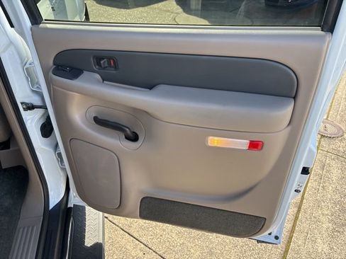 Used 2003 Chevrolet Avalanche 4x4 w/ Suspension Package, Off-Road image 35