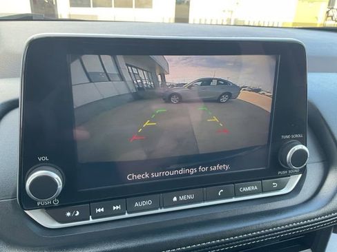 Used 2023 Nissan Rogue SV AWD/4WD image 16