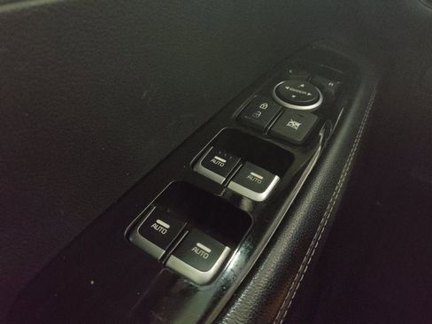 Used 2019 Kia Sorento FWD image 27