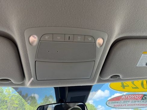 Used 2024 Nissan Leaf S FWD image 26