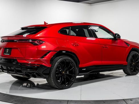 Used 2023 Lamborghini Urus S image 3