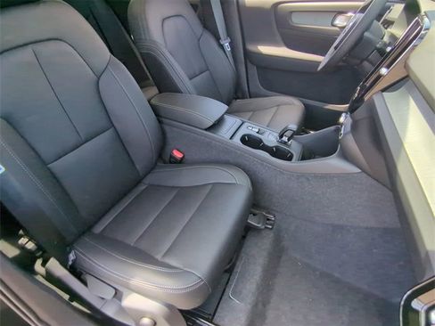 New 2025 Volvo XC40 B5 Core w/ Protection Package Premier image 12