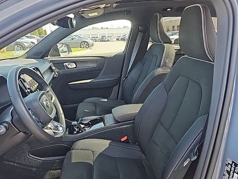 Used 2023 Volvo XC40 Recharge Plus w/ Protection Package Premier image 3