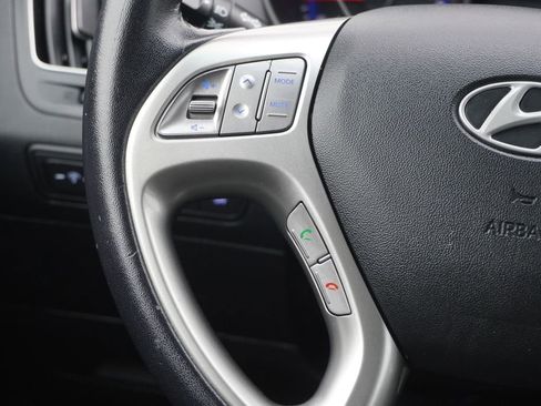 Used 2012 Hyundai Tucson GLS image 14