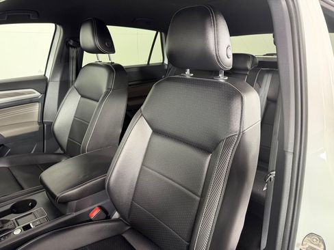 Used 2021 Volkswagen Atlas Cross Sport SE w/ Luggage Net & Mats Package FWD image 13