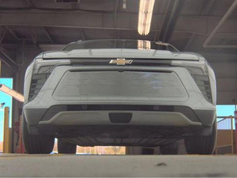 Used 2024 Chevrolet Blazer EV LT AWD/4WD image 3