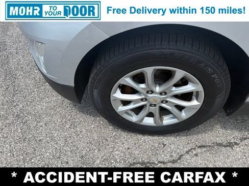 Used 2018 Chevrolet Equinox LT w/ Sun & Infotainment Package FWD image 11