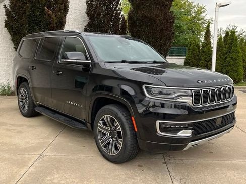 Used 2024 Jeep Wagoneer Series II AWD/4WD image 6