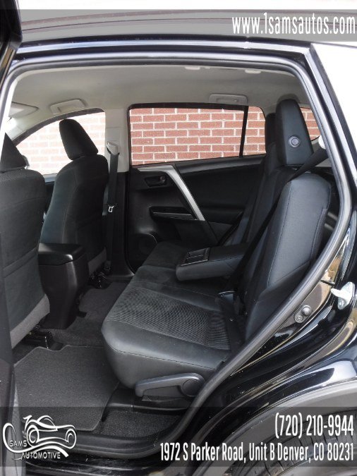 Used 2018 Toyota RAV4 LE w/ Carpet Mat Package AWD/4WD image 17