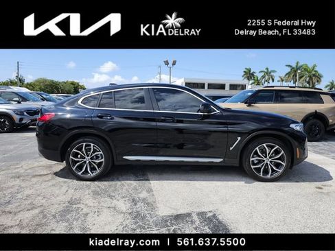 Used 2022 BMW X4 xDrive30i w/ Premium Package AWD/4WD image 2