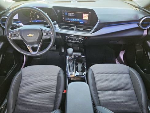 Used 2024 Chevrolet Trax LT w/ Driver Confidence Package FWD image 26