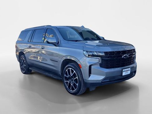 Used 2023 Chevrolet Suburban RST image 8