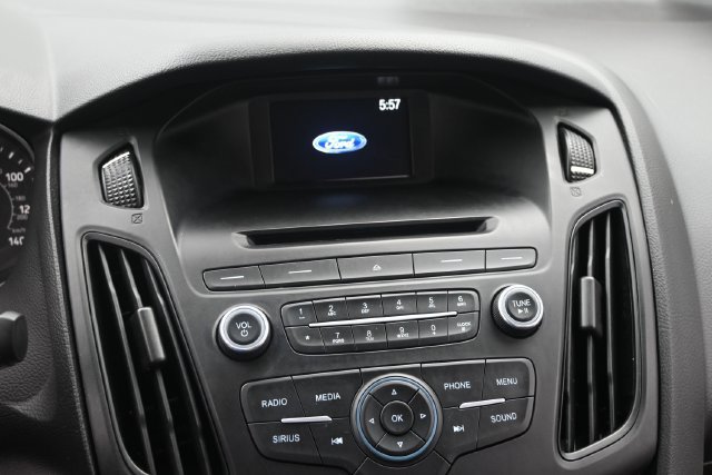 Used 2017 Ford Focus SE FWD image 23