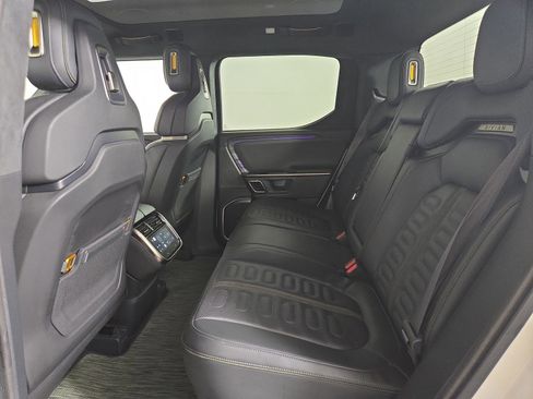 Used 2022 Rivian R1T Adventure image 21