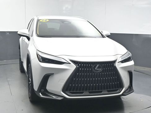 Used 2024 Lexus NX 250 FWD w/ Towing Package (2000 Lbs) image 2