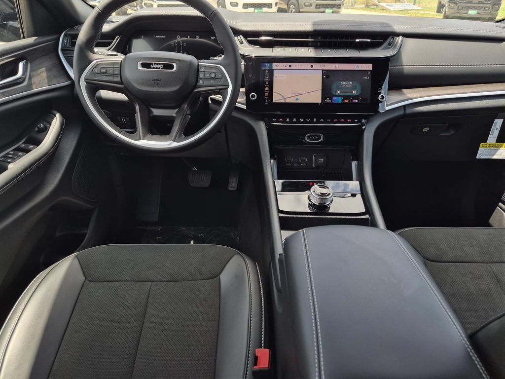 New 2026 Jeep Grand Cherokee L 2WD image 17