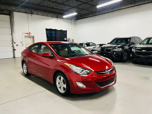 Used 2013 Hyundai Elantra GLS w/ Preferred Pkg FWD image 4