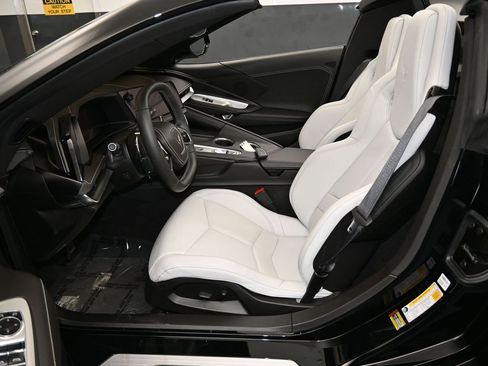 Used 2026 Chevrolet Corvette Stingray Convertible w/ 1LT image 11