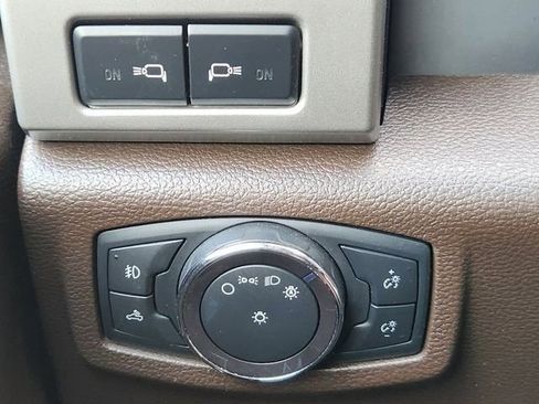 Used 2019 Ford F150 King Ranch w/ Equipment Group 601A Luxury RWD image 18