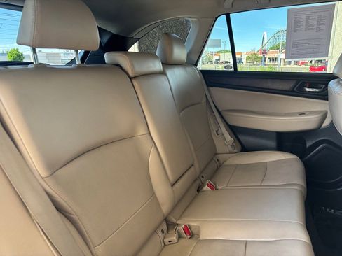 Used 2016 Subaru Outback 2.5i Limited AWD/4WD image 24