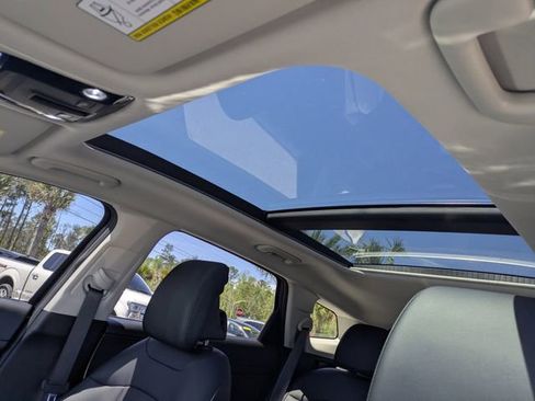 Used 2025 Kia Sportage EX w/ Premium Package image 21