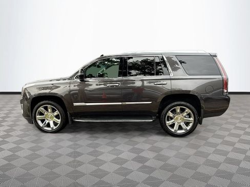 Used 2018 Cadillac Escalade Premium Luxury AWD/4WD image 9