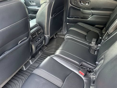 Used 2025 Honda Pilot EX-L image 7