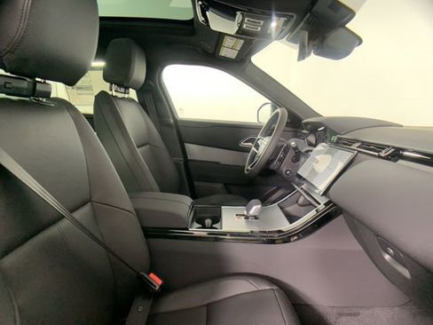 Certified 2025 Land Rover Range Rover Velar S image 36