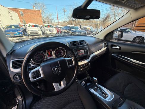 Used 2019 Dodge Journey SE w/ Connectivity Group FWD image 23