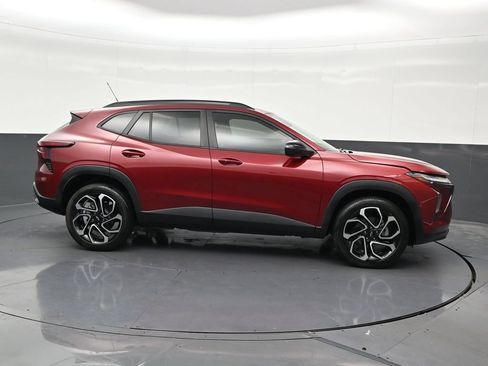 Used 2024 Chevrolet Trax RS FWD image 7