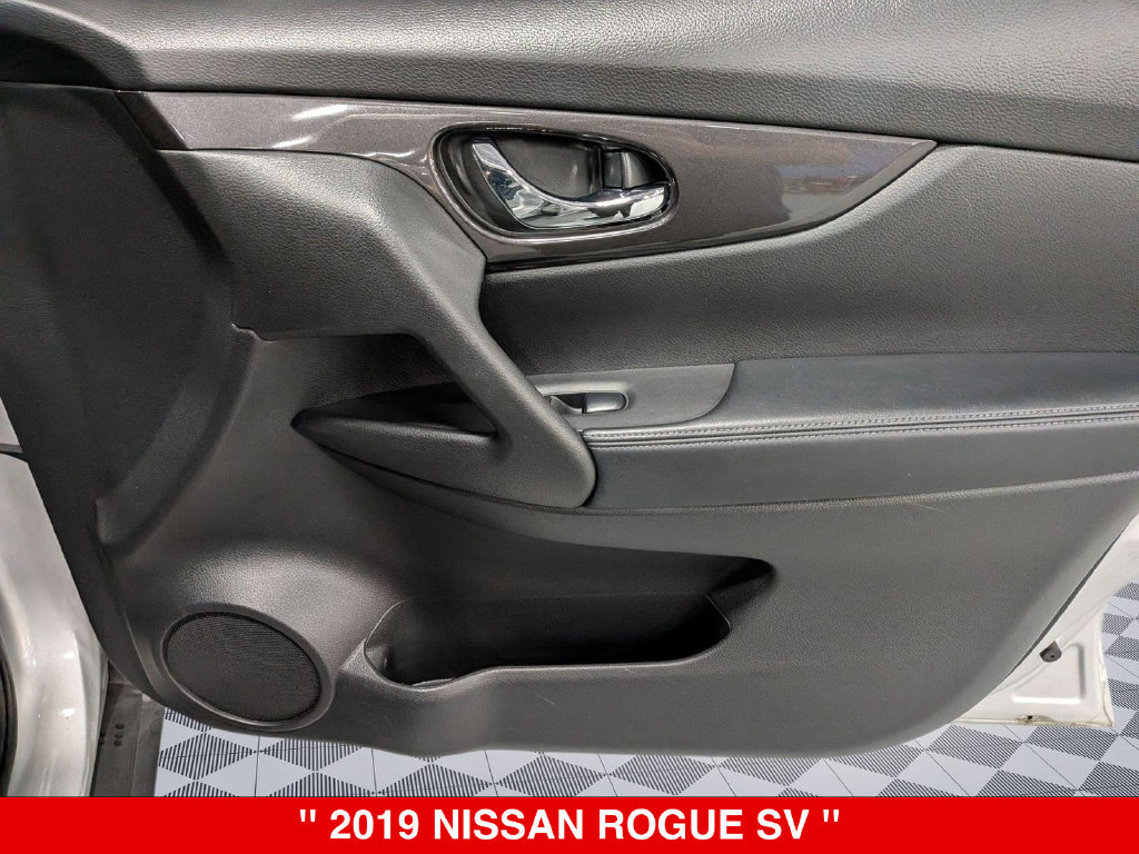 Used 2019 Nissan Rogue SV w/ Premium Package AWD/4WD image 31
