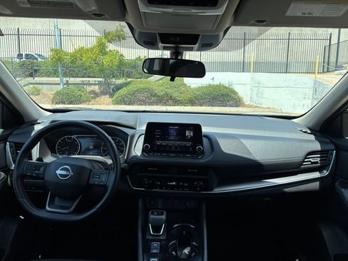 Used 2025 Nissan Rogue SV FWD image 35