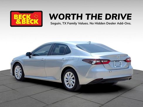 Used 2022 Toyota Camry LE w/ Carpet Mat Package (TMS) FWD image 7