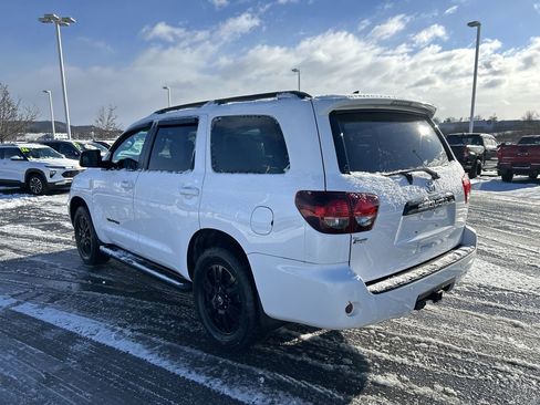 Used 2018 Toyota Sequoia TRD Sport image 5
