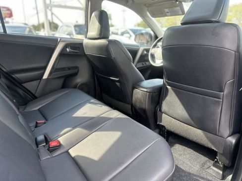 Used 2015 Toyota RAV4 Limited image 22