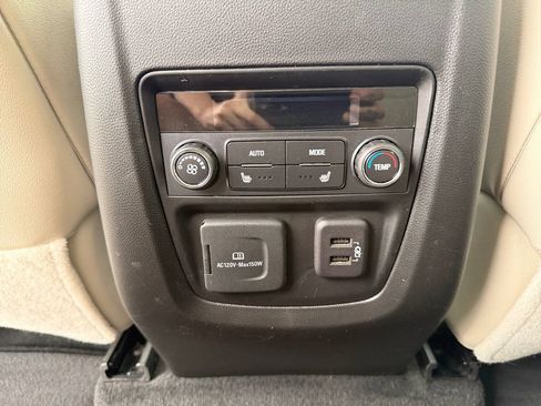 Used 2023 Buick Enclave Avenir w/ Avenir Technology Package AWD/4WD image 38