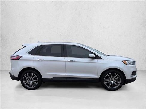 Used 2019 Ford Edge Titanium image 4