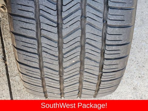 Used 2025 RAM 1500 Laramie AWD/4WD image 23