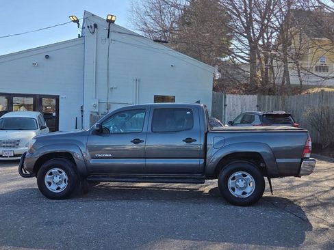 Used 2015 Toyota Tacoma 4x4 Double Cab w/ SR5 Package image 3