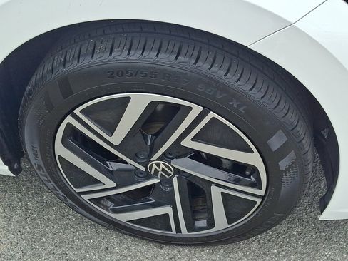 Used 2024 Volkswagen Jetta SEL FWD image 9