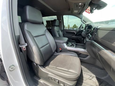 Used 2024 Chevrolet Silverado 2500 LTZ w/ LTZ Convenience Package AWD/4WD image 31