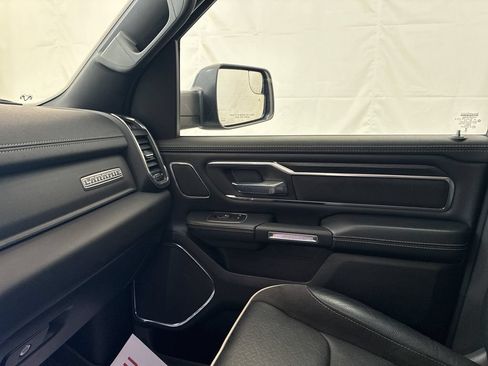 Used 2024 RAM 1500 Laramie AWD/4WD image 32