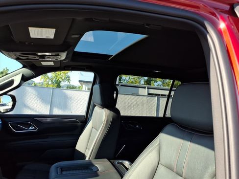 Used 2023 Chevrolet Suburban RST w/ Luxury Package image 11