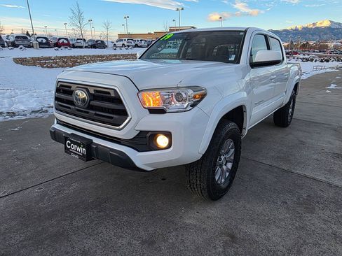 Used 2019 Toyota Tacoma SR5 image 3
