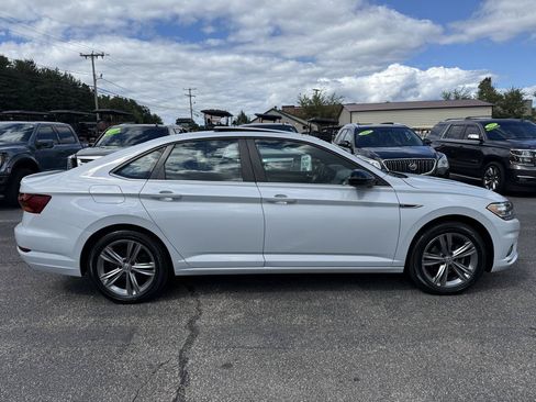 Used 2019 Volkswagen Jetta R-Line FWD image 16