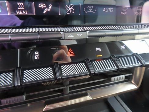 Used 2024 GMC Hummer EV 2X image 38